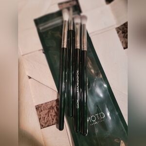 MOTD Brushes